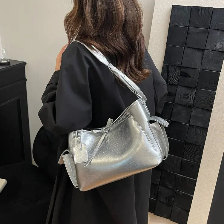 

Винтажная большая сумка 2025 года, нишевая сумка подмышки для женщин, просторная сумка через плечо, модная сумка через плечо, большая вместительная пригородная сумка ​