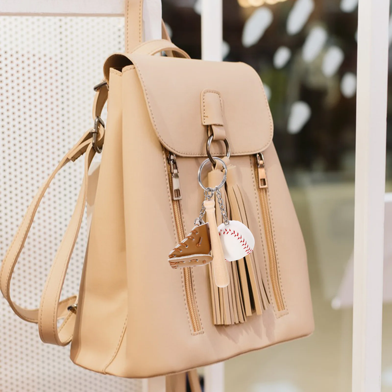 

2Pcs Baseball Keychains Fashionable Baseball Bat and Mini Ball Pendant Lightweight Sports Key Ring for Backpack Bag Accessories