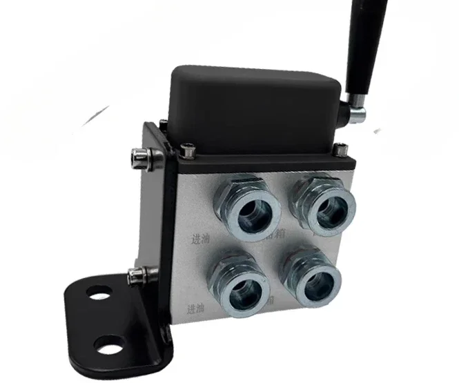 

Double fuel tank reversing valve Main and auxiliary fuel ********ual transfer valve