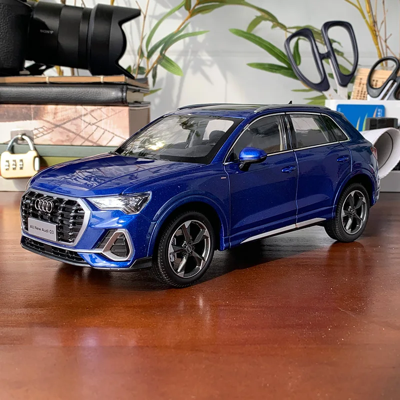 

Dealer Edition Car Model,1:18 AUDI Q3 2013-2019,Diecast Model for Collections,Display and Gift for Friends