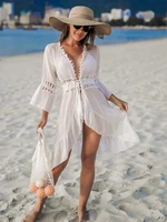 Traje de baño bohemio de ganchillo para playa, Bikini para cubrir con cordones, blusa larga con bola de pelo, Kimono tipo plumero con abertura en la parte delantera