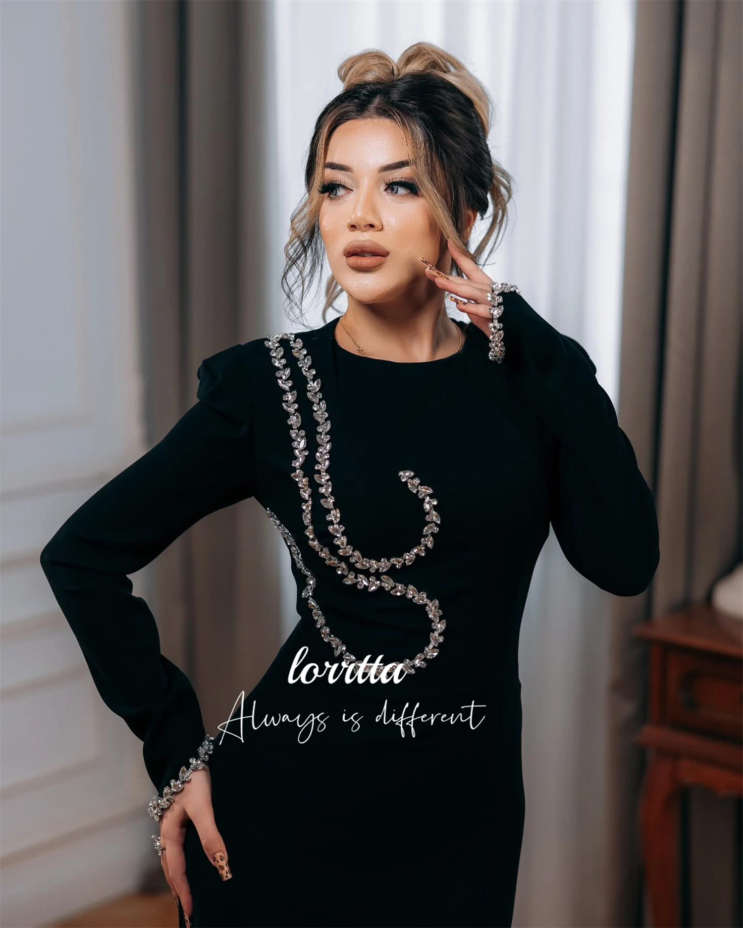 Lorrtta 긴팔 비즈 자수 원단 이브닝 원피스, 고급스러운 피쉬테일 컷 드레스, 맞춤형 칵테일 파티 갈라 로브