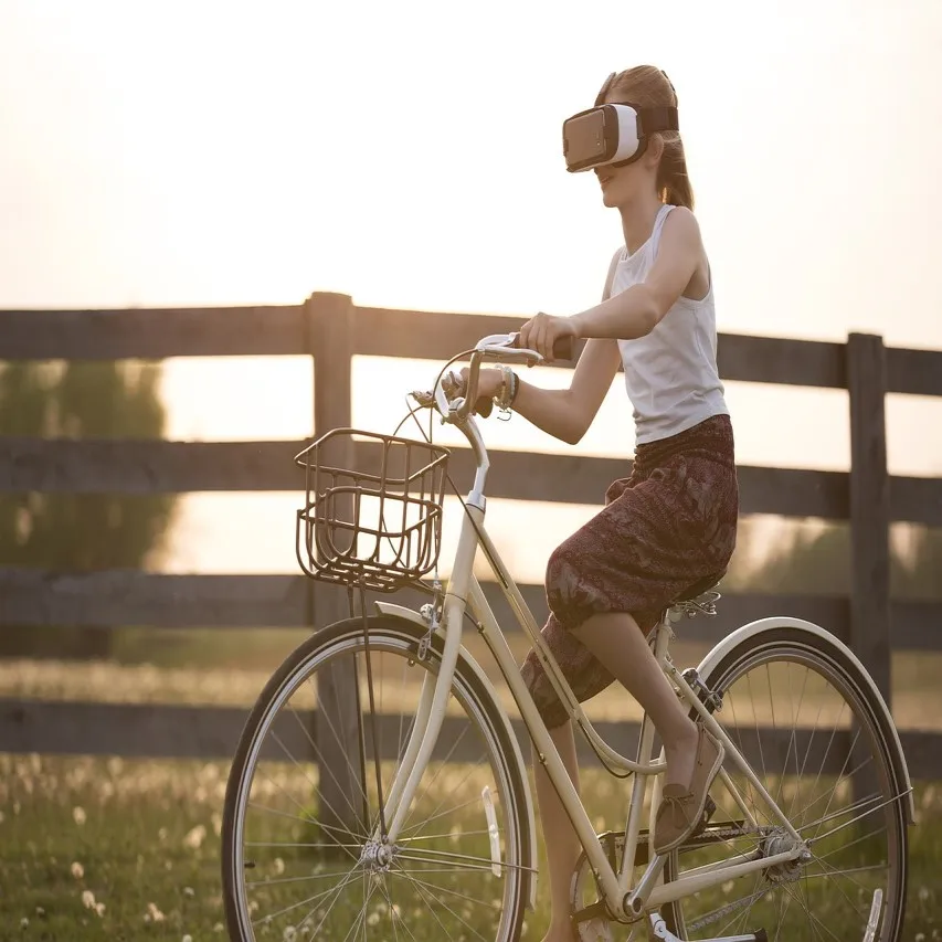 How Does VR Work? Virtual Reality Headset