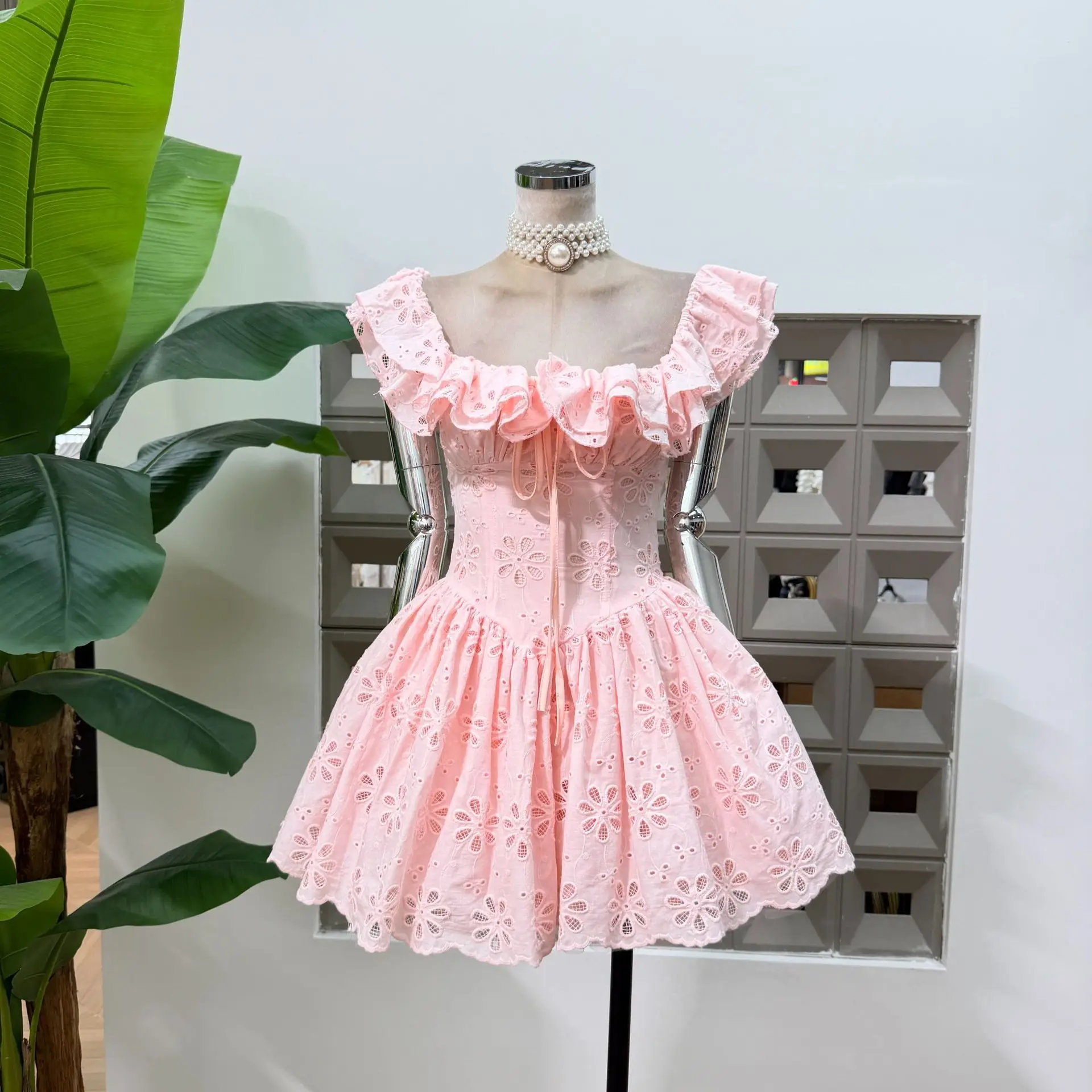 

Summer Off Shoulder Ruffle Eyelet Embroidery Corset Mini Dress ree shipping Sweet Party Homecoming Club Ball Dresses For Women