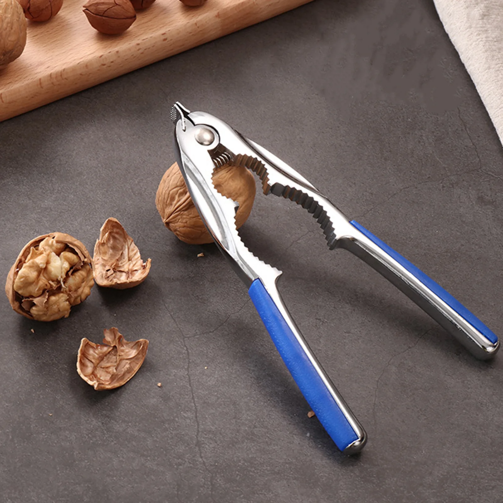 

Multifunctional Nut Clip Walnut Cracker Zinc Alloy Kitchen Gadget Silver Blue for Nuts Pecans Almonds Home Restaurant