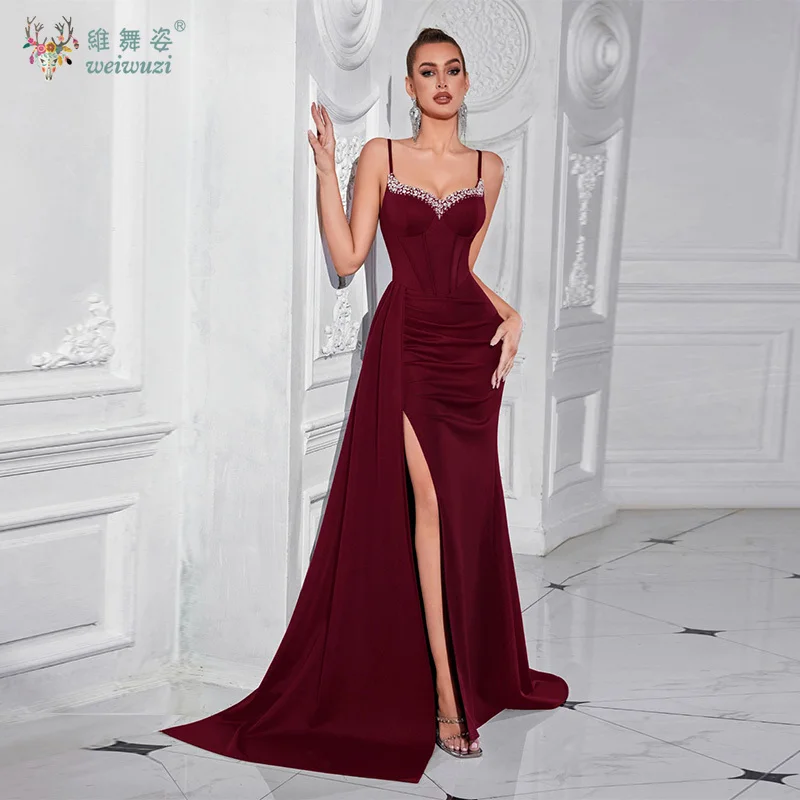 Schwerindustriefarbenes, mit Perlen besetztes Diamant-Abendkleid mit eleganten, dünnen Schulterträgern und schmal geschnittenen Abendkleidern mit Schlitz