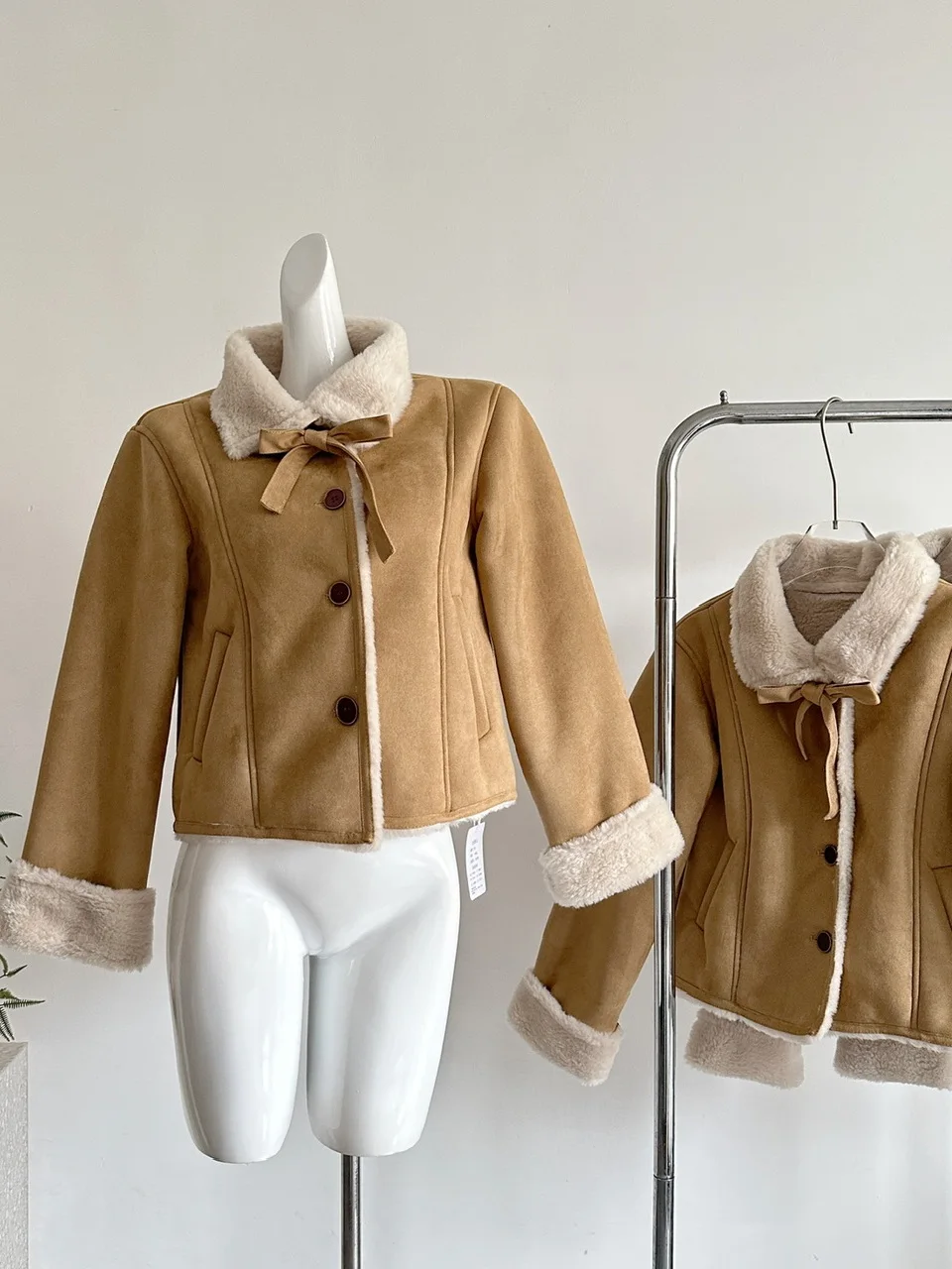 

Женское пальто с воротником из меха ягненка, хлопковое пальто оверсайз Thiened, теплое пальто для поездок на работу, китайское производство, новинка зимы коричневого цвета