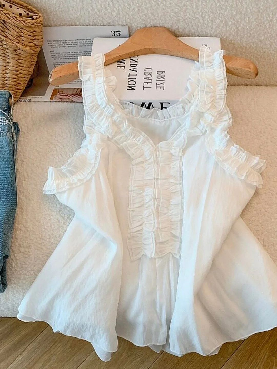 

Elegant French Style Off-Shoulder Chiffon Top Women's Summer New Unique Breathable Sleeveless Vest Skin-Friendly