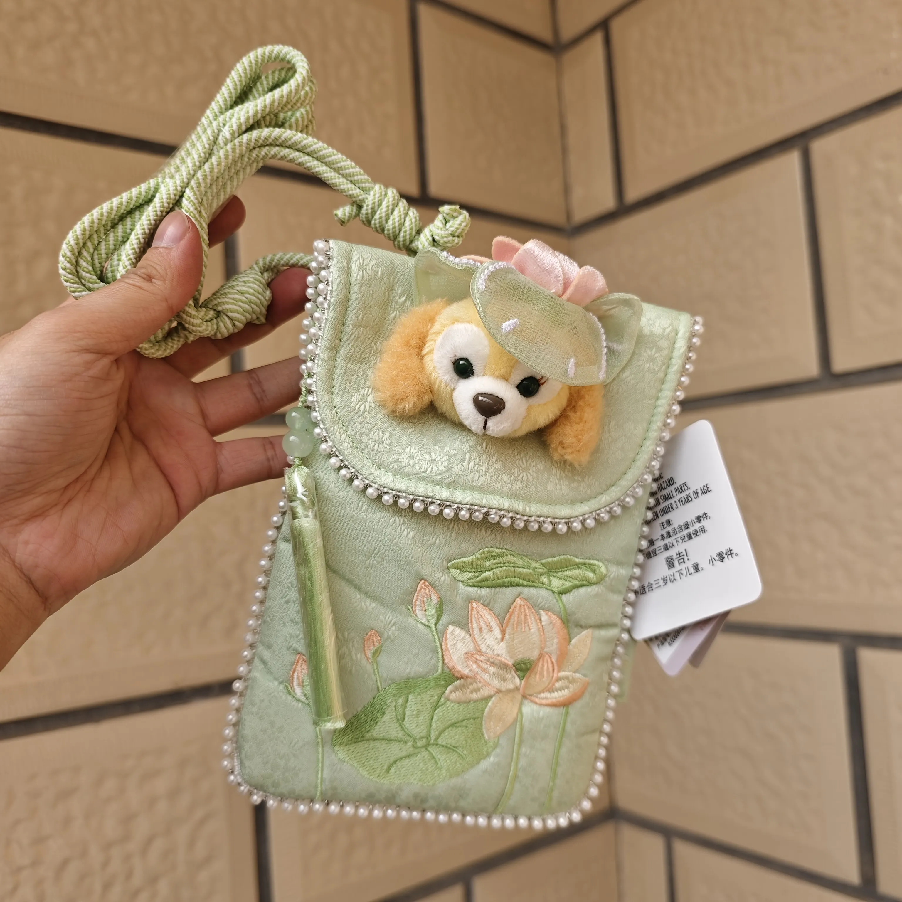 

Сумка-кроссбоди для телефона Shanghai Disney Store SFlower Between Dreams CookieAnn с вышивкой в виде мультяшного печенья