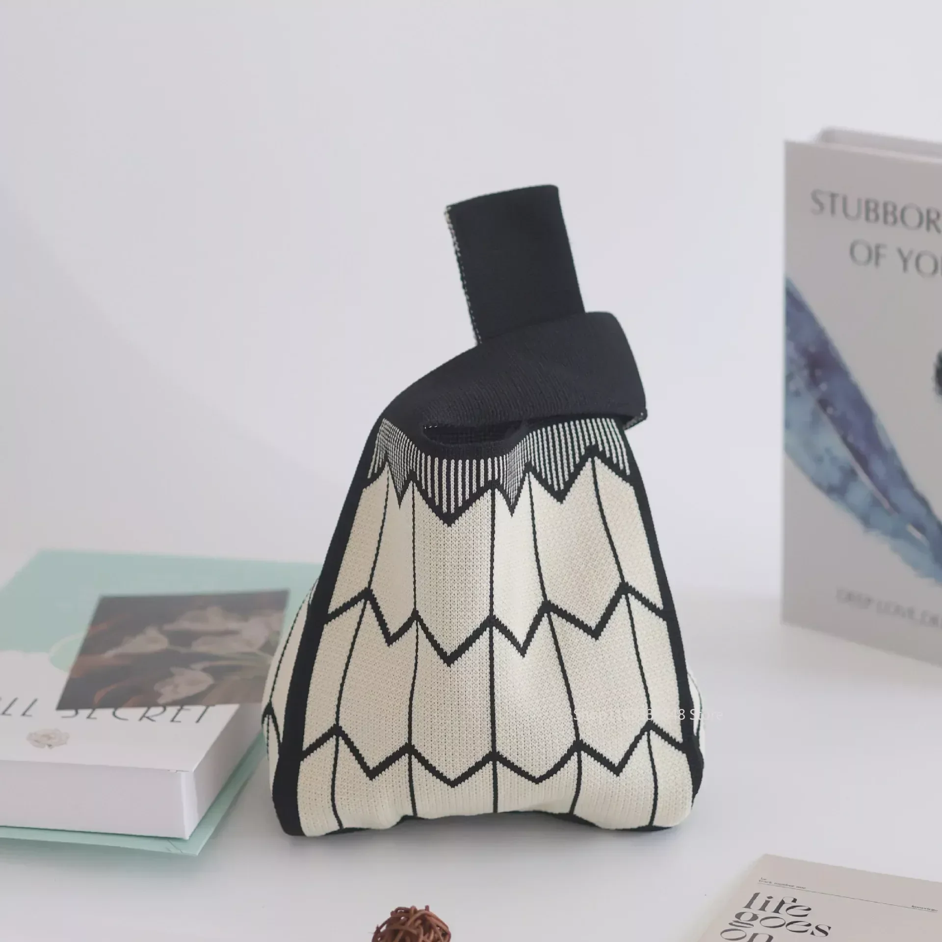 

Wide Striped Plaid Handmade Knitted Handbag Women Casual Tote Bag Mini Knot Wrist Bag Student Reusable Shopping Bags