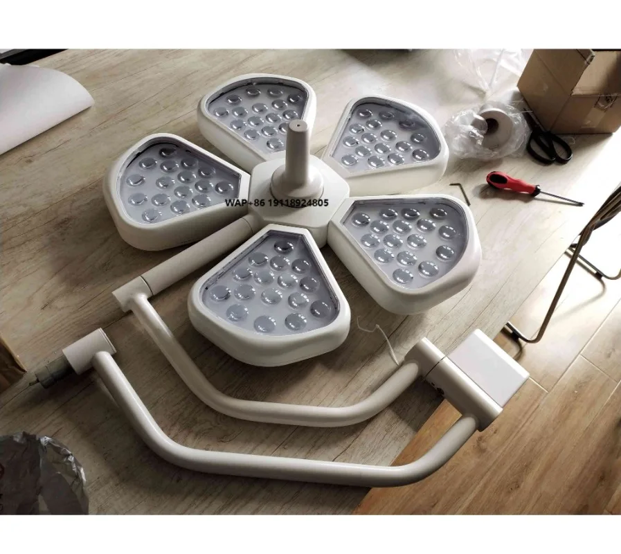 Ginee Medical 6-lens surgical lamp, stepless dimming, 2.8m low-top mounted shadowless lamp, suitable for operating rooms