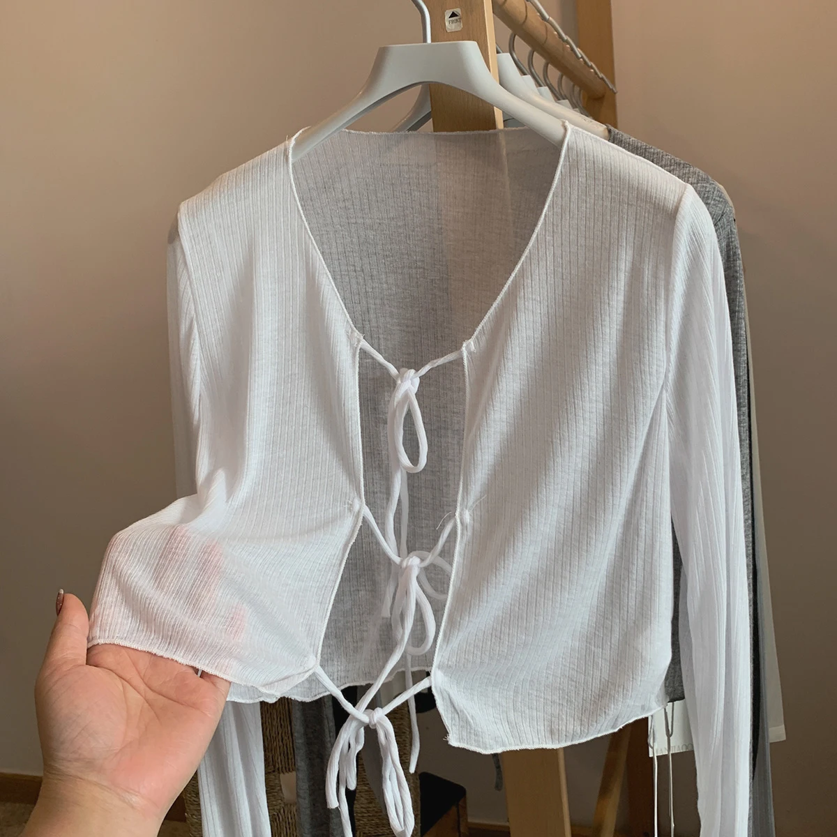 Cárdigan de punto fino para mujer, moda Primavera Verano, abrigo protector solar de manga larga con cordones, Tops cortos lisos simples y versátiles