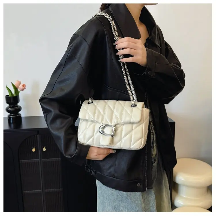 

2025 Avant-Garde Underarm Sashiko-Embroidered Chain Mail Convertible Shoulder/Crossbody CultFollowed Shadow Silhouette Brutalist