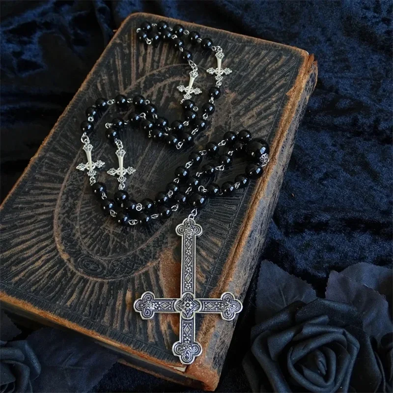 Rosário gótico preto com um grande pingente de cruz invertida, sigilo oculto de joias satanicas, colar do diabo, presente, pingente de Halloween