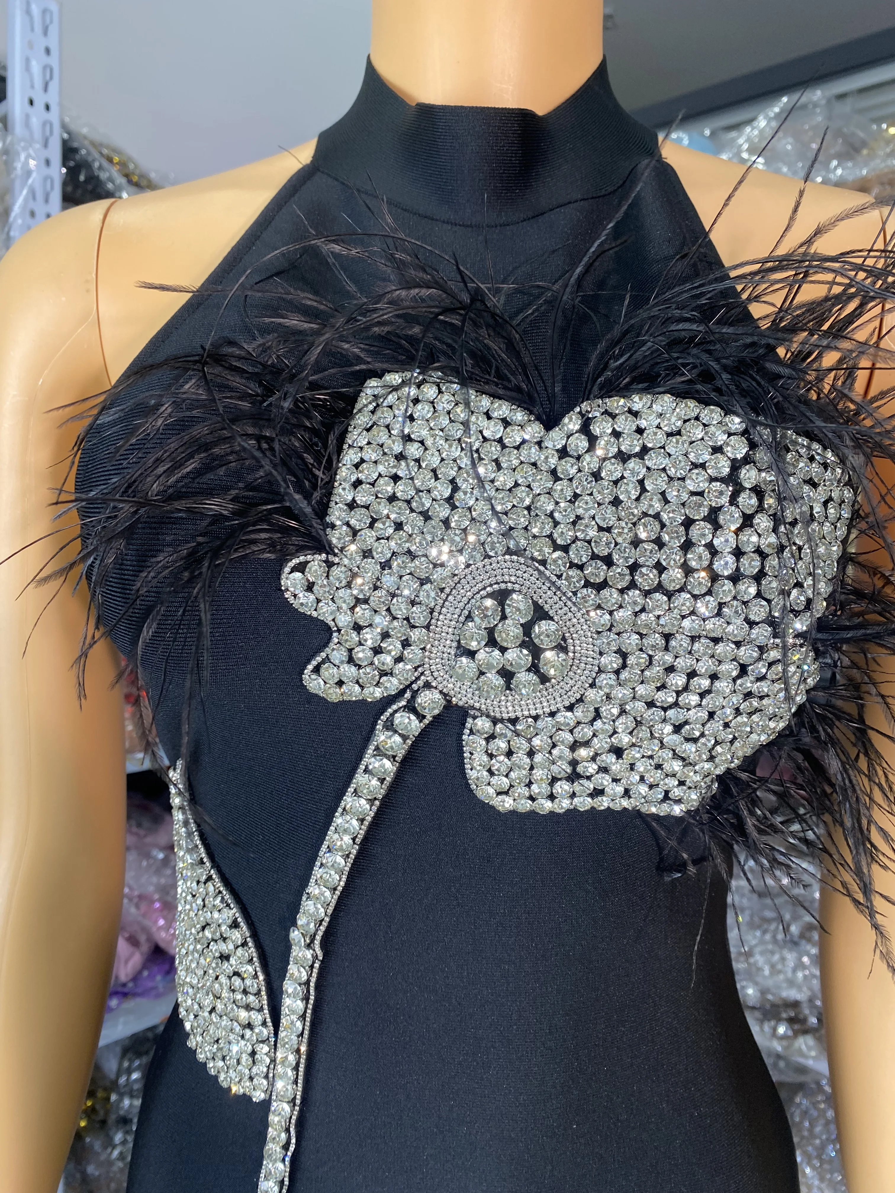 Robe d'anniversaire de luxe pour femmes, noire, fourrure, diamants, fleurs, longueur Midi, moulante, à bandes, vêtements de soirée de célébrité