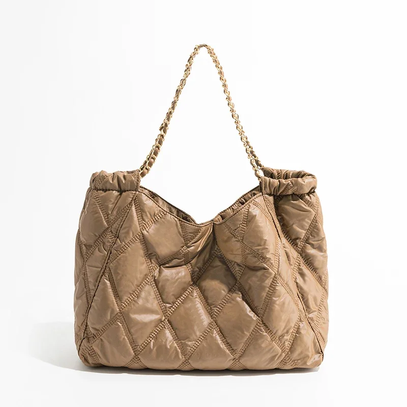 

Casual Lingge Quilted Women Shoulder Bags Designer Chains Padded Lady Handbags Nylon Large Capacity Tote Bag Big Puffy Bags 2023