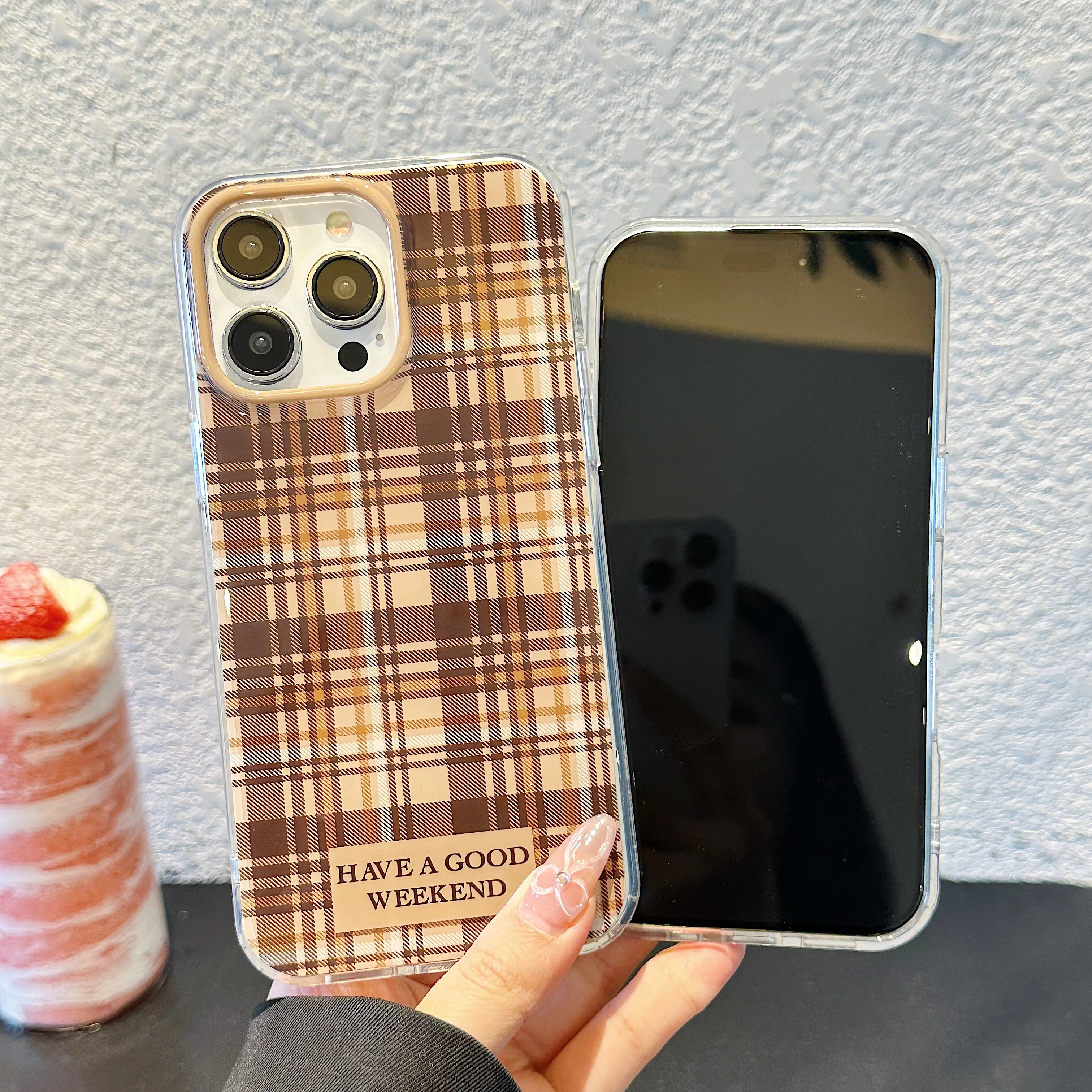 For iPhone16 16promax 13 14 15pro 16 pro maxLarge hole double-layer autumn and winter brown checkered pattern phone case