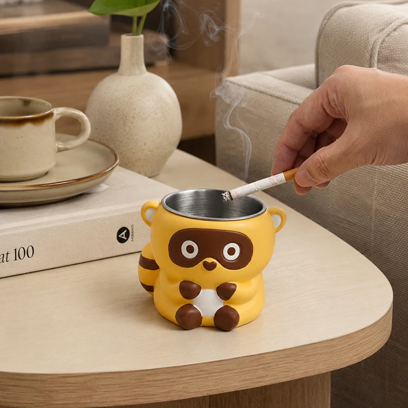 Novelty Unique Hand Painted Matte Smooth Little Raccoon Resin Ashtray Cute Indoor Coffee Table Decor Ornament for Smokers