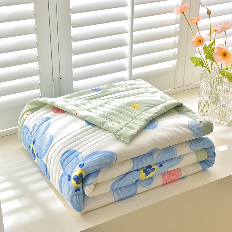 1PC Reversible Blue Floral Print Summer Quilt Double Sided Soft Washable Lightweight Air Conditioning Comforter
