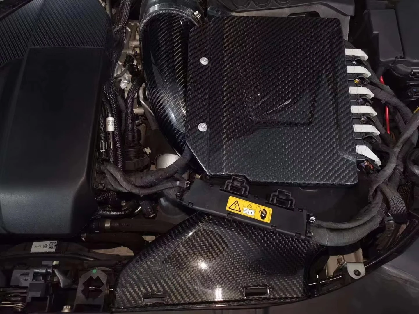 أعلى جودة لنظام مدخل الهواء البارد من ألياف الكربون الجافة A45 A45S CLA45 W177 2.0T #4