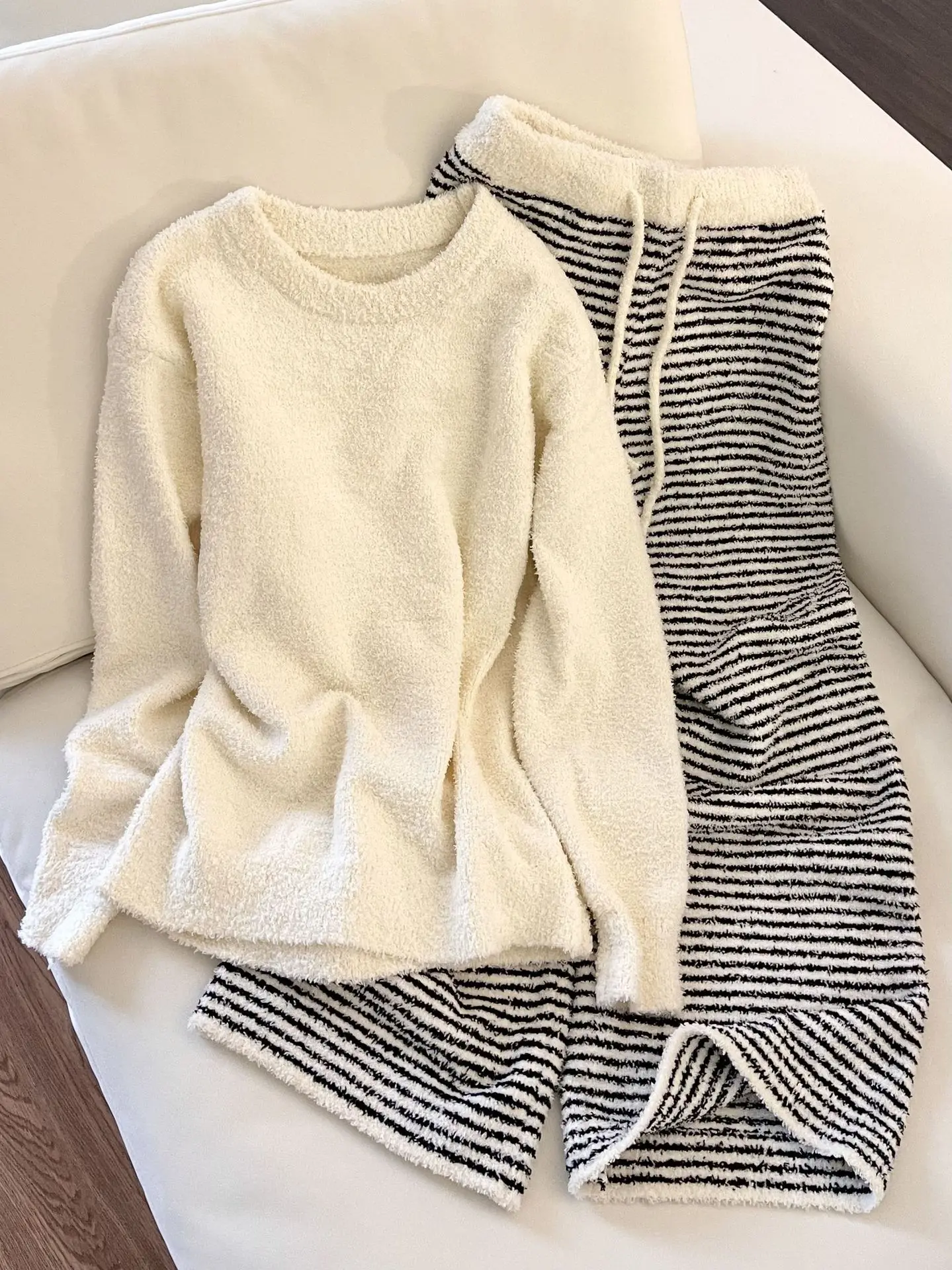 

Полосатый пижамный комплект, женский комплект 2026, зимняя толстая теплая одежда для сна из кораллового флиса, мягкая плюшевая домашняя одежда, уютная домашняя одежда, ночное белье