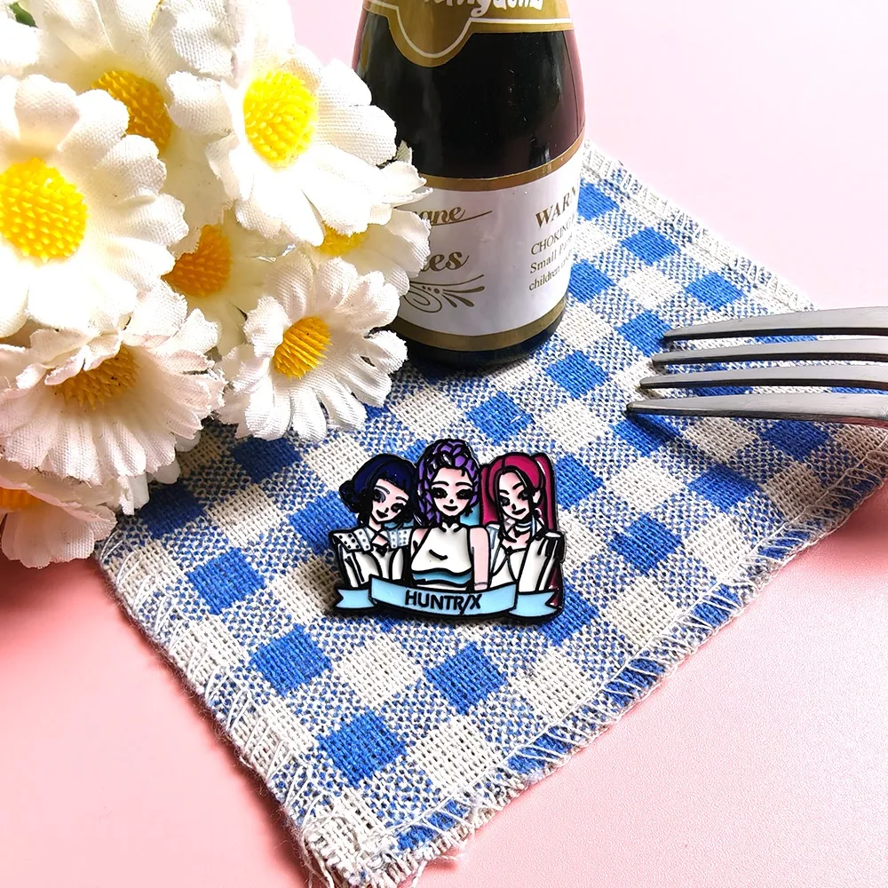 3 قطعة KPop شيطان الصيادين المينا بروش شارة HUNTR/X سبيكة ظهره ملحق رومي ميرا زوي تصميم مجوهرات هدية للأطفال