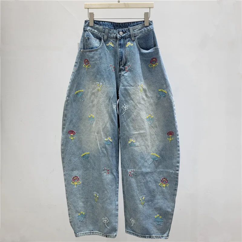 

Vintage Blue Floral Embroidered Jeans for Women, New Spring-Summer Exquisite Niche Design, Scythe Cut Straight-Leg Denim Pants