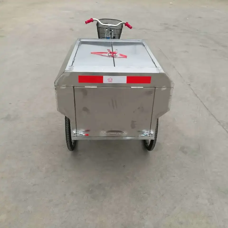 Stainless steel human three-wheeled sanitation vehicle pedals, cleaning car property school roads, cleaning community garbage