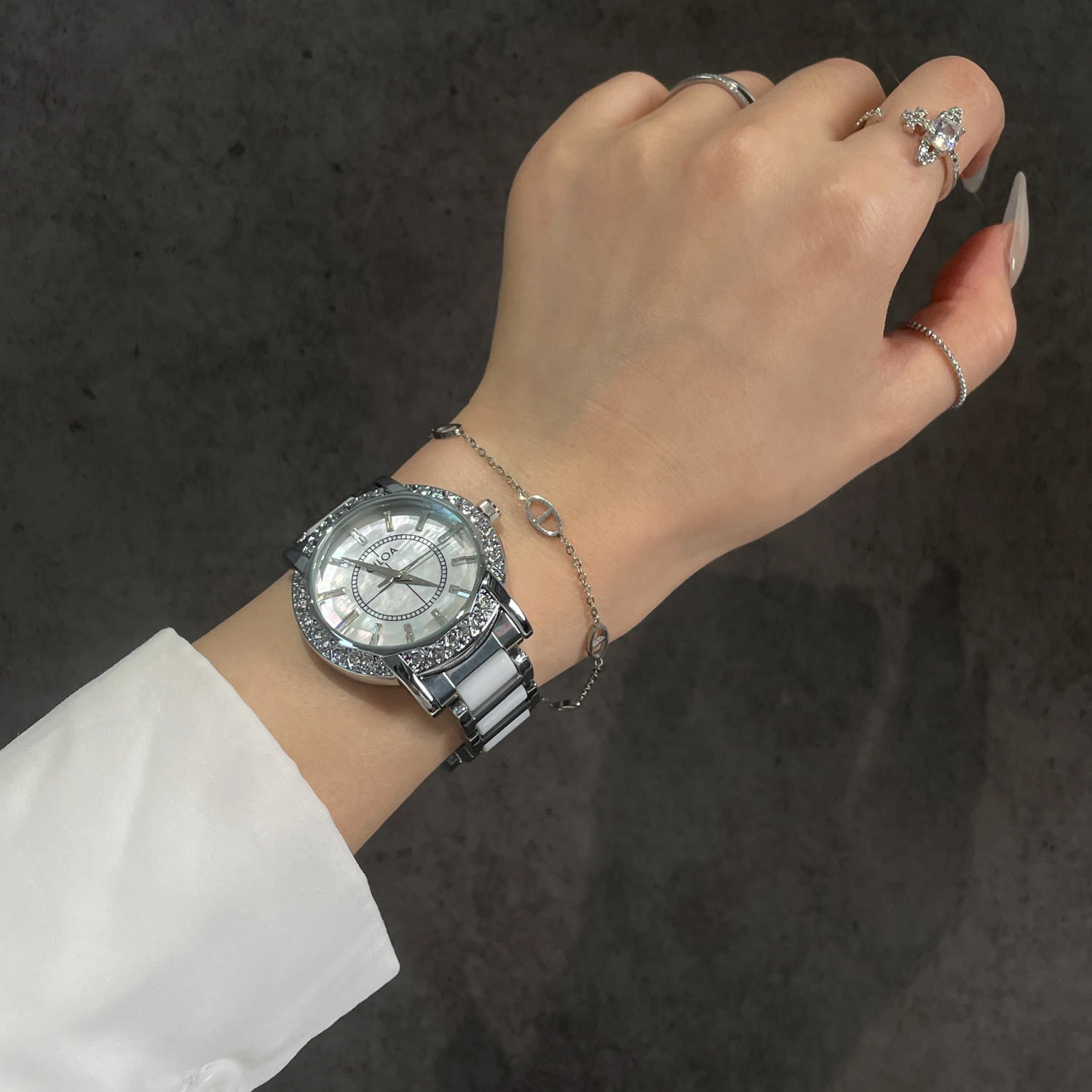 CILOA Relógio feminino de última geração com mostrador grande branco, 2025 nova moda casual presente de luxo, relógio de quartzo à prova d'água de última geração