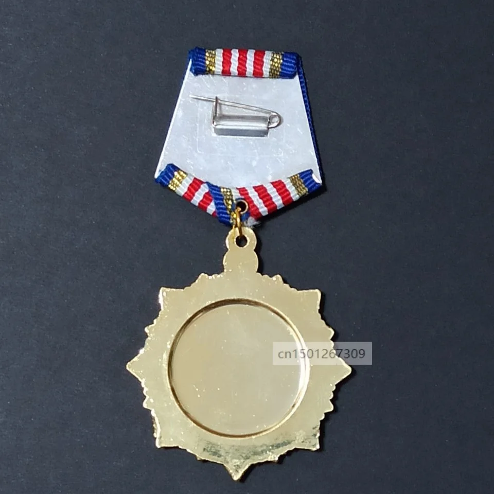 Medaglia premio distintivo con spilla in metallo vuoto Strumento premio creativo in oro per addestramento militare ROTC medaille militaire