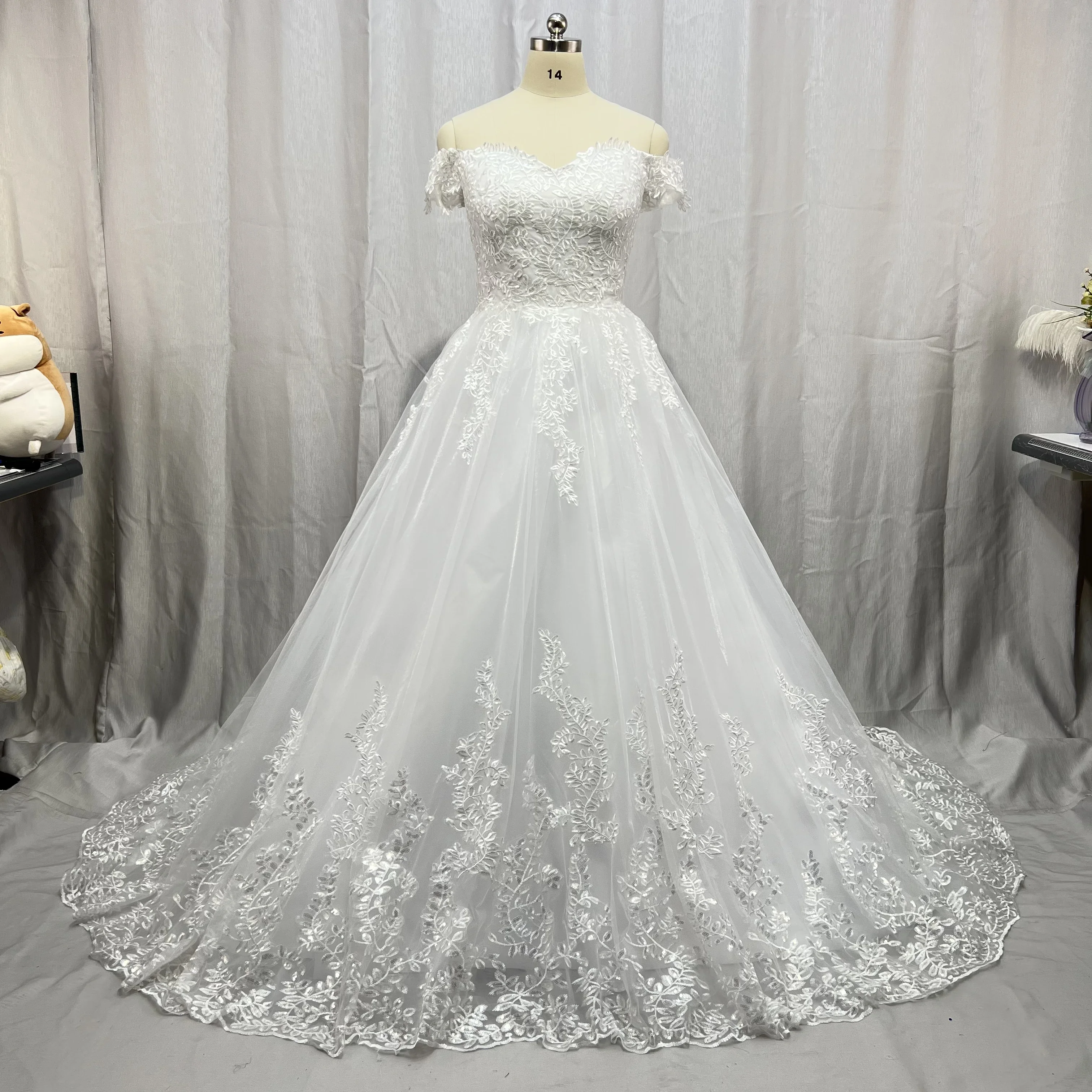 

2022 MYYBLE White Off the Shoulder Vestido De Noiva Wedding Dress Train Custom-made Plus Size Bridal Tulle Mariage boho