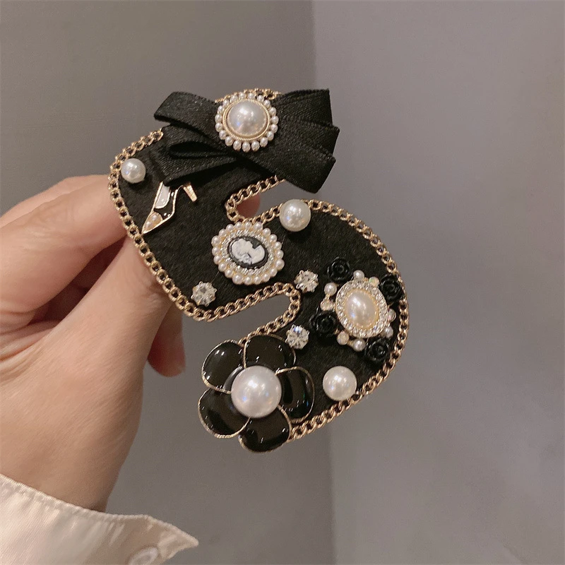 Elegant Women Girls Fashion Classic 5 Number Pearl Cloth Brooches Badges Fashion Lady Vintage Party Banquet Dress Brooches Pins