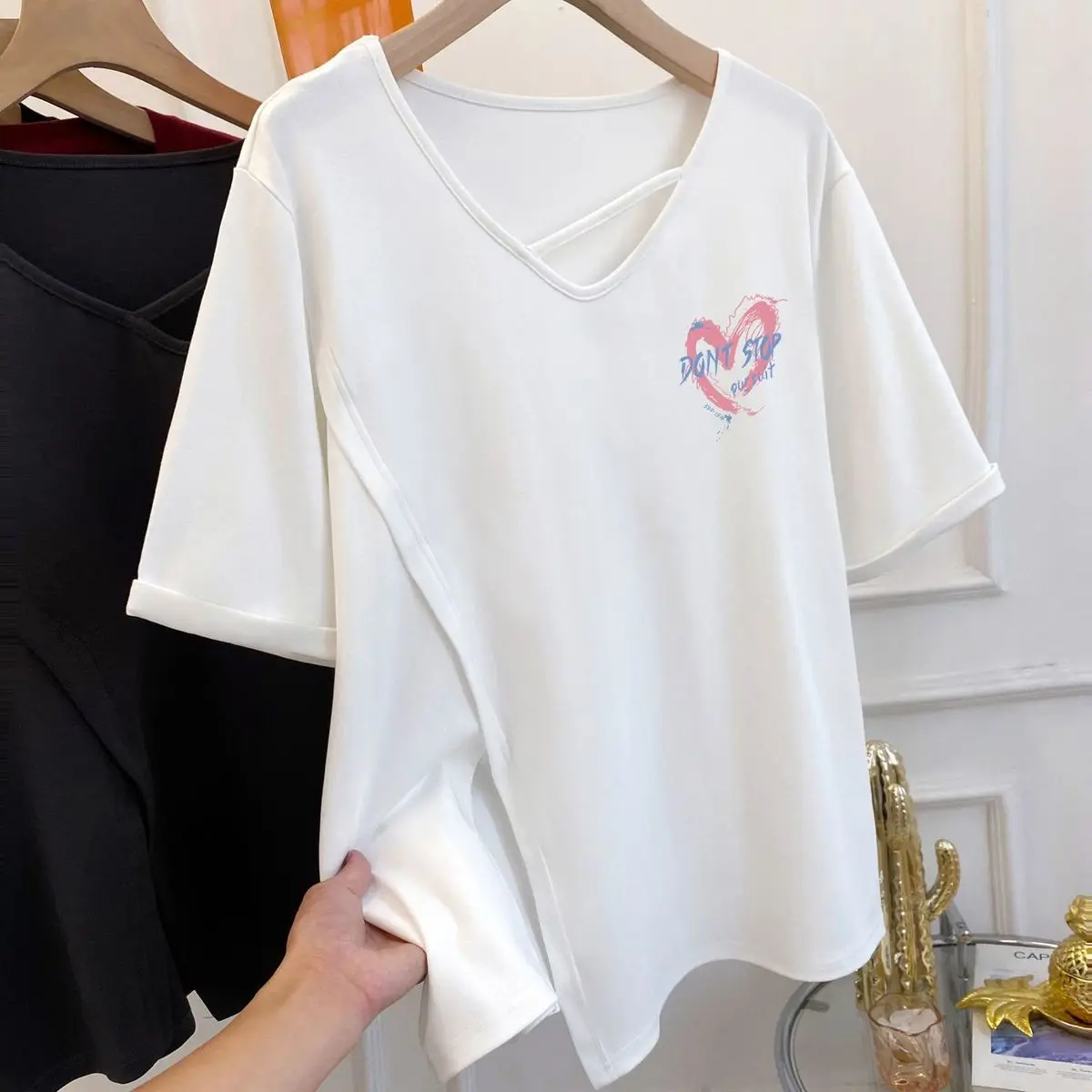 T-shirt short-sleeved women's summer new loose plus size fashion design sense irregular letter printing split V-neck top