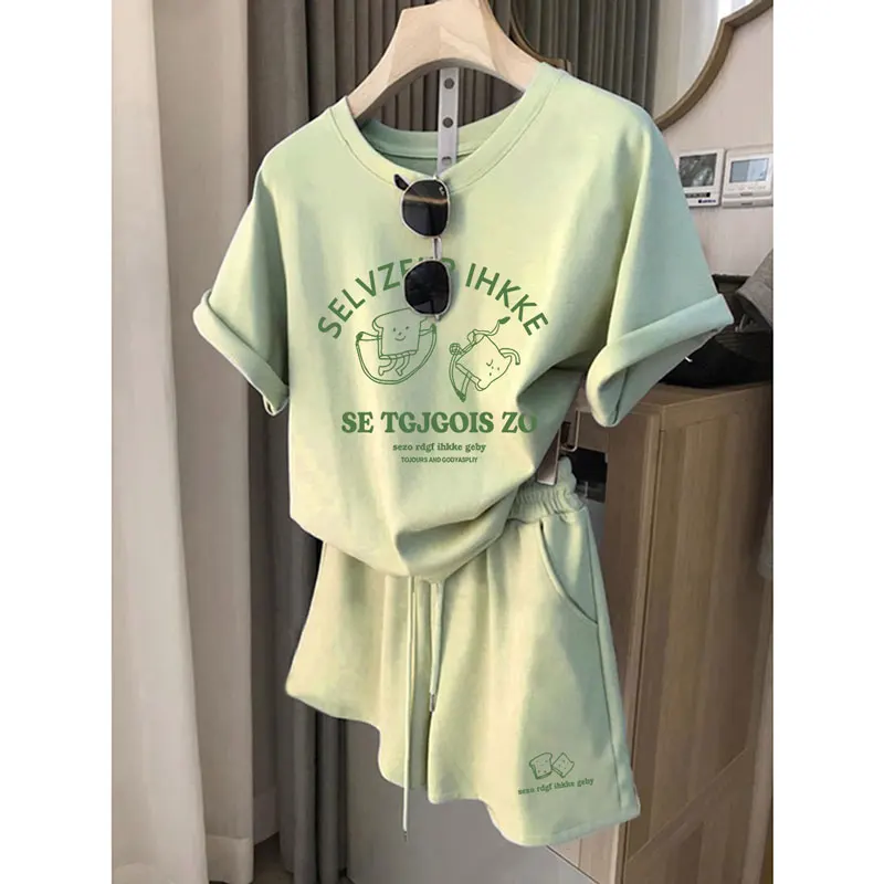 

Новый женский летний повседневный спортивный костюм 2026 года: футболка с коротким рукавом и шорты, комплект из двух предметов, модная и стильная одежда для отдыха