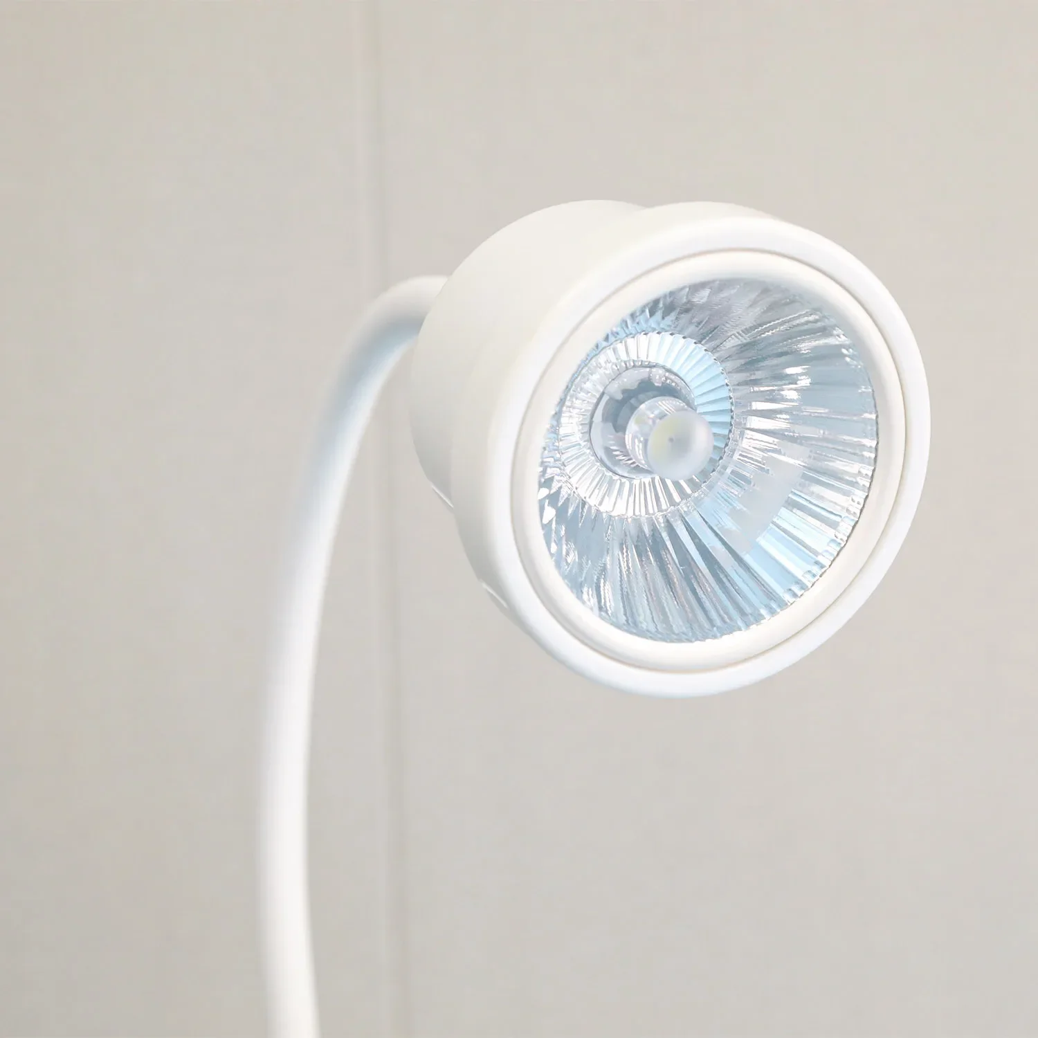 2025/High Quality Hospital use Medical Gynecological operating standing exam mobile LED Examination Light