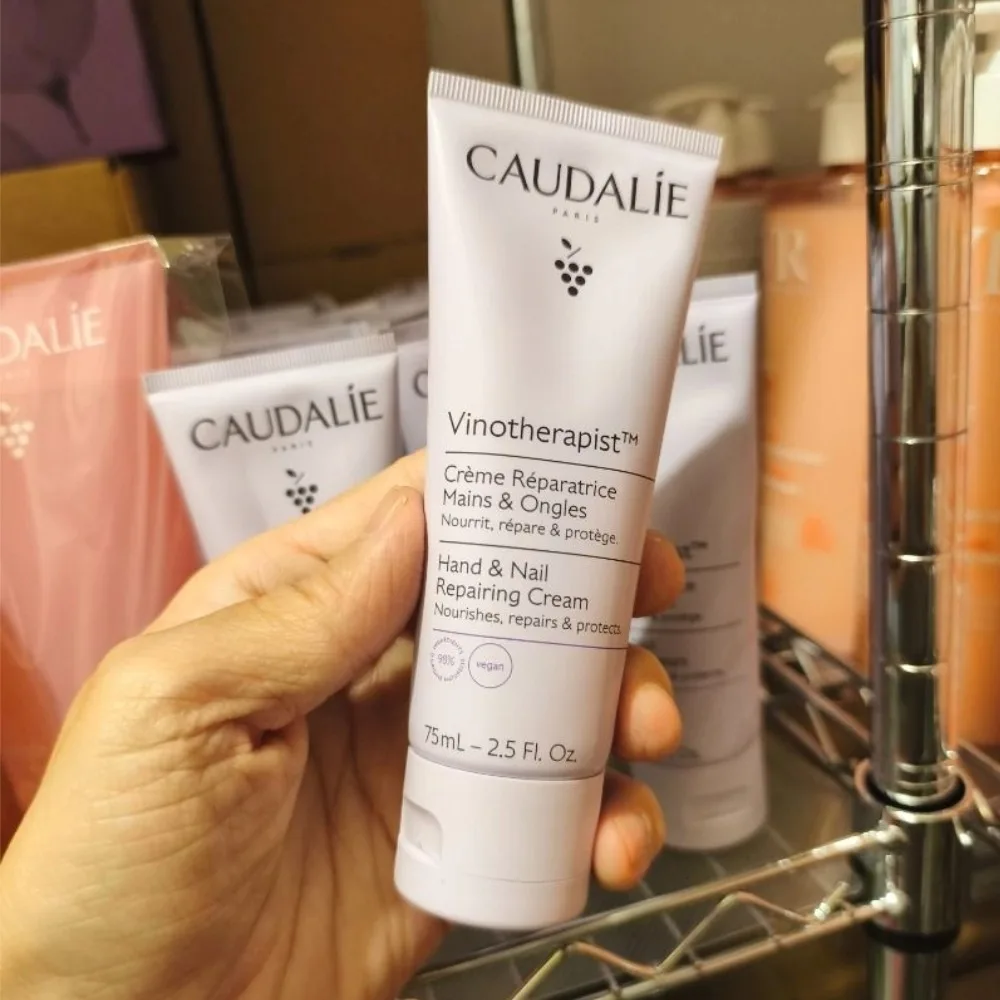 Caudali Vinotherapeutische pflegende Traubenkern-Handcreme spendet Feuchtigkeit für trockene, rissige Hände, schnell einziehend, nicht klebend, tägliche Handpflege.