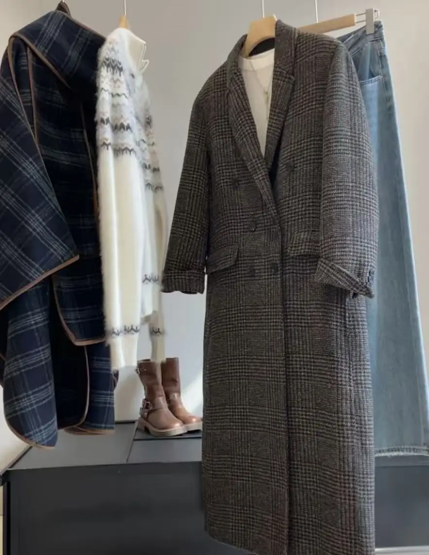

Original 2025 winter new style retro British style high-end double-breasted knee-length check coat for women
