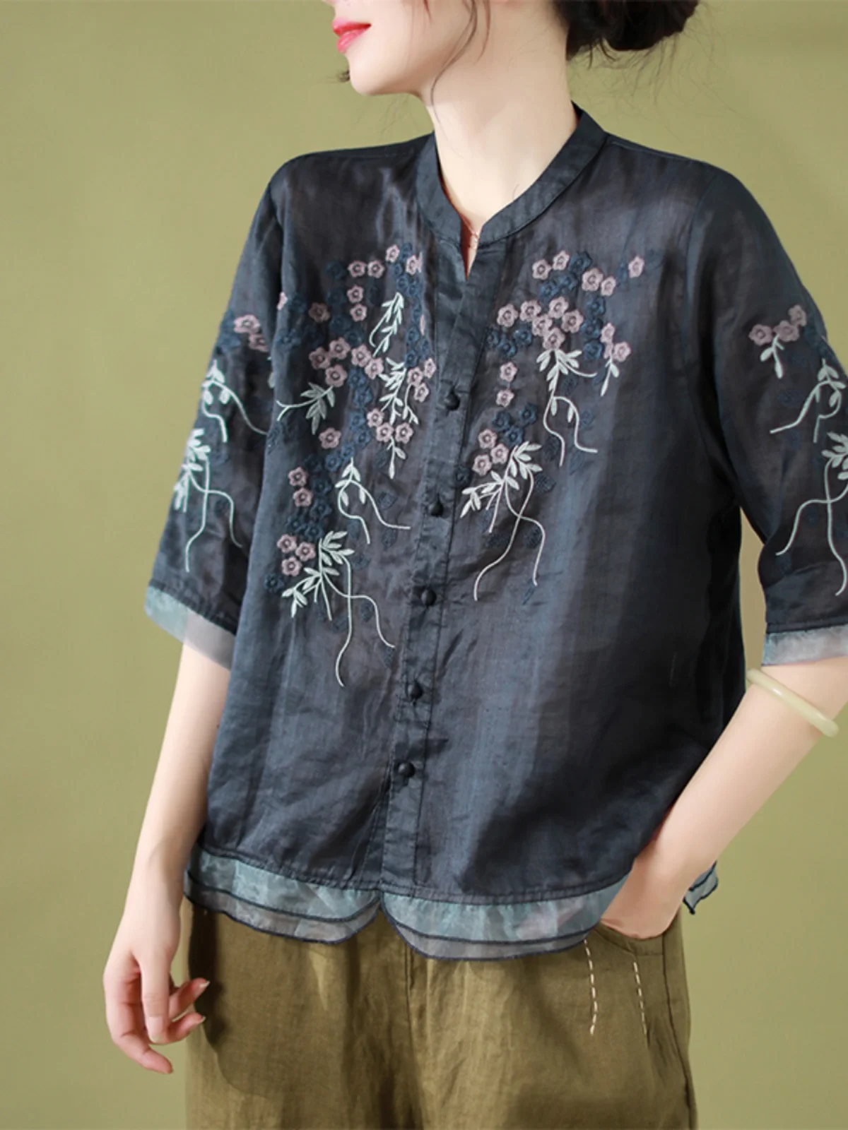 Retro Style Women's Short Sleeve Embroidered Flax Shirt European Organza Patchwork Cotton Linen Top V-neck Button Closure Loo...