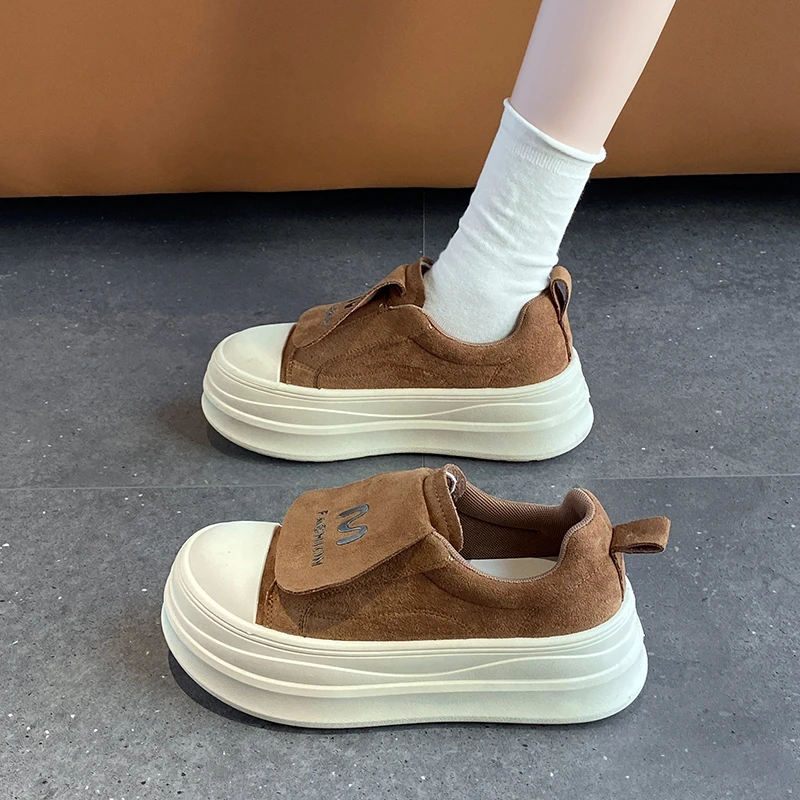 Sponge Cake Thick Soled Casual Shoes for Women, 2026 Spring and Autumn New Round Toe Versatile and Comfortable Board Shoes