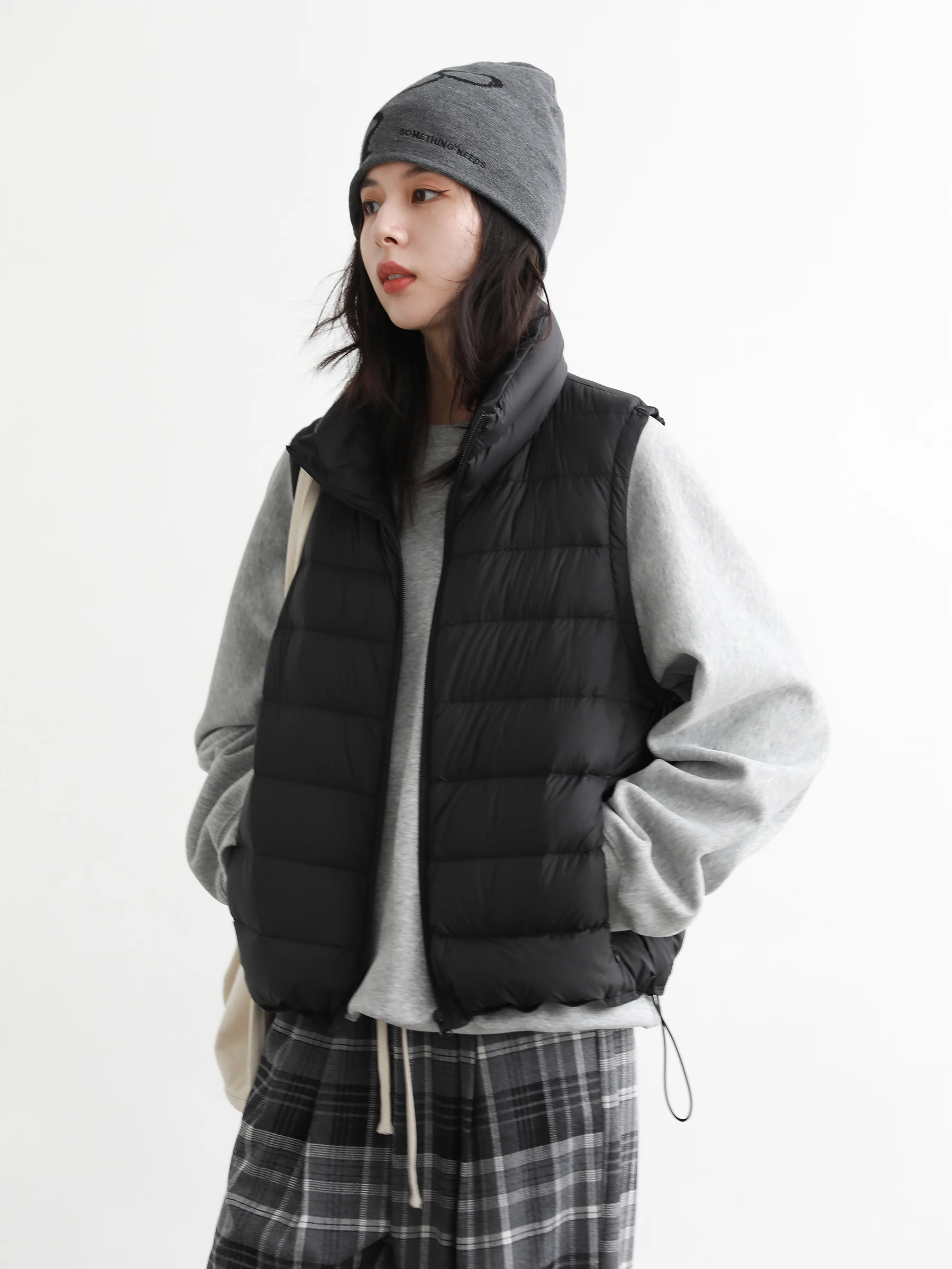 Chique ven novas mulheres para baixo casacos sem mangas leve 90 pato branco para baixo gola alta feminino para baixo colete outono inverno 2025