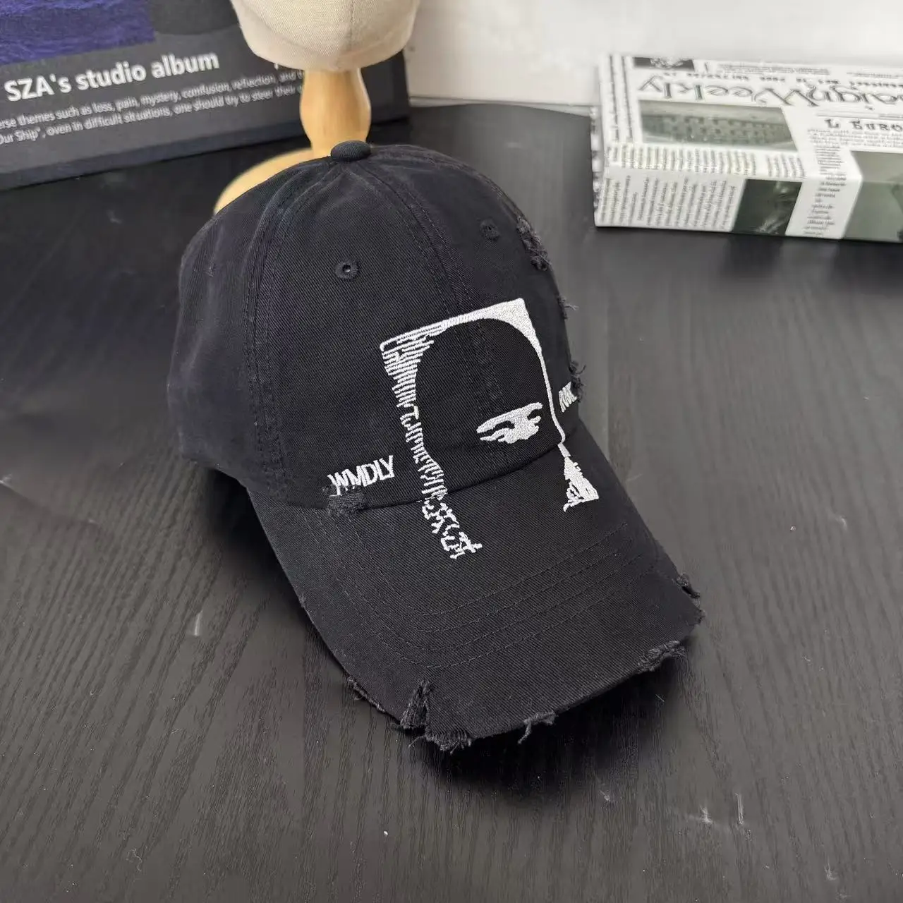 Amerikanische personalisierte Baseballkappe mit Stickerei, zerrissenem Design, weich, lässig, vielseitig, für Herren und Damen, großer Kopfumfang, Outdoor-Sport – Detail 7
