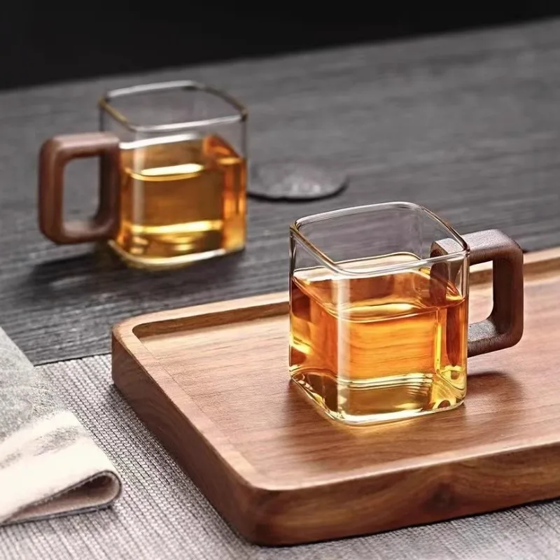 Kleine Kapazität Frisch gemahlener Kaffee Glas Kaffeetasse mit Walnuss Holzgriff Home Frühstück Milch Tee Tassen und Tassen Trinkgeschirr