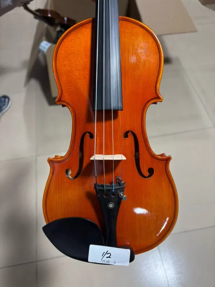 

Высококачественная твердая скрипка ручной работы размером 1/2 с футляром и бантом