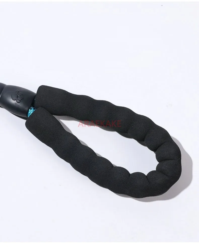 Dog leash, training dog leash, explosion-proof punching knot, dog walking leash, medium-sized leash, pet supplies