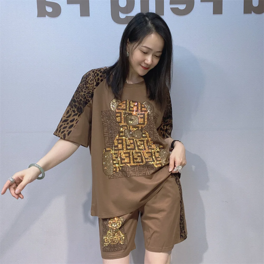 American New Summer Women Two-piece Set Leopard Splicing Short Sleeve Diamonds T-shirt Top +elastic Waist Knee-length Pants