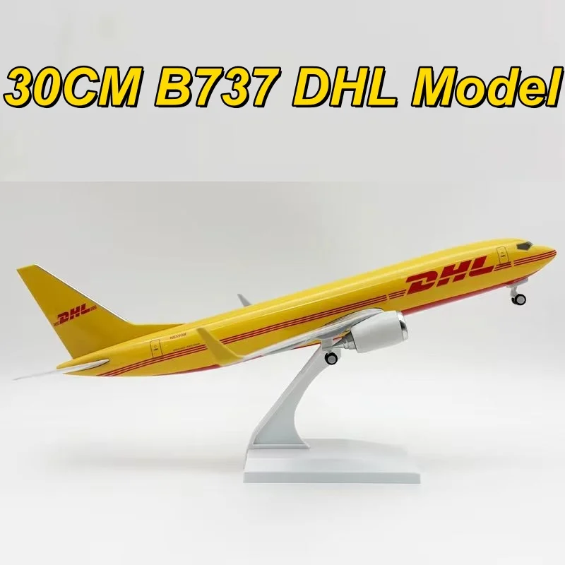 

Модель самолета DHL Airways B737, 30 см, масштаб 1:250, литая из смолы, сборная, с колесами и подставкой, миниатюрная модель для домашнего декора