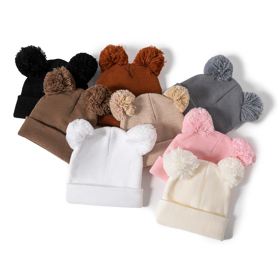 Randomly distribute 3 double-ball knitted caps for children aged 1 to 5 in autumn and winter colors