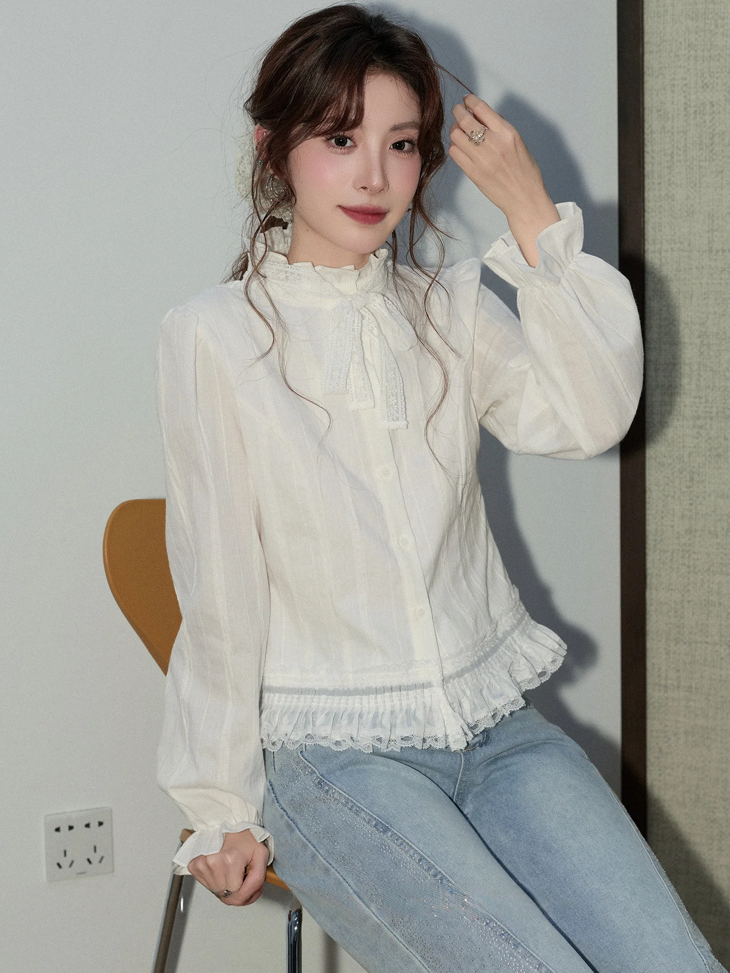 

Женская блузка Ele French Sle с кружевными вставками и длинными рукавами, с завязками и цветочным узором в горошек от Mi Xiaoke