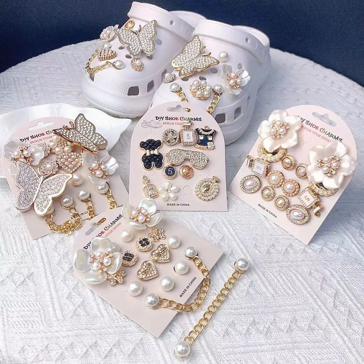 Bling Shoe Charms Decorations Set for Crocs Women Sandals Decor Rhinestone Pearl Butterfly Flower Clogs Pins Slipper Accessories