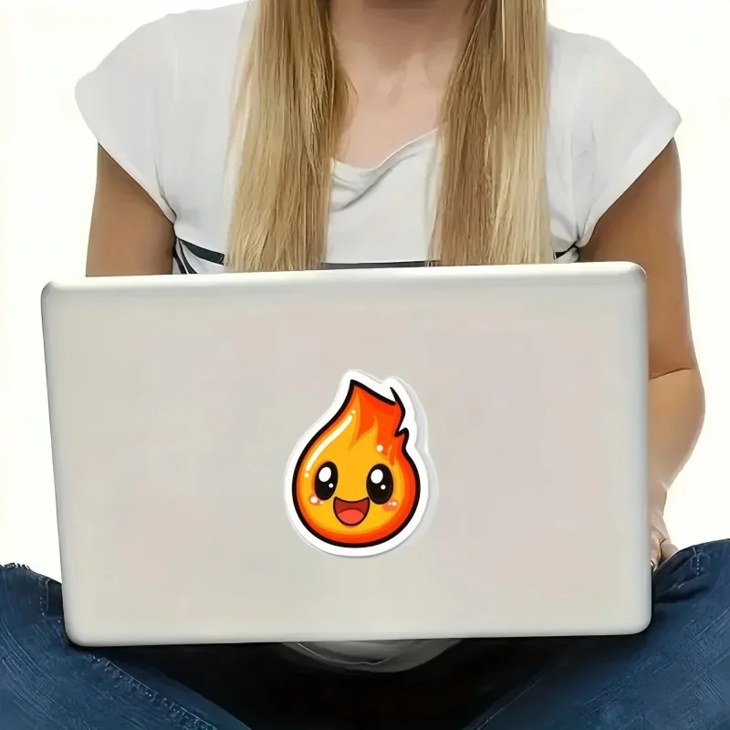 1 قطعة لعوب لطيف الكرتون لهب ملصق حائط من الفينيل-محبي النار هدية ملصق لأجهزة الكمبيوتر المحمولة/حافظات الهاتف/زجاجات المياه/دفاتر الملاحظات